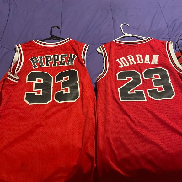 Jordan and Pippen XL jerseys - Picture 6 of 6